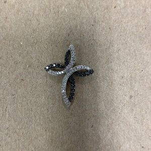 Diamond loop cross
